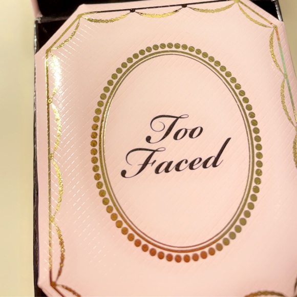 Too Faced Diamond Light Highlighter-Diamond Fire - Picture 2 of 3